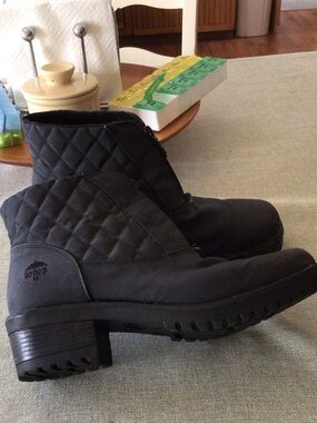 totes Quilted Ankle Boots in Black